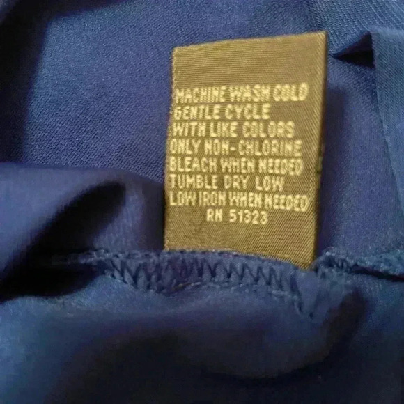 Kenneth Cole Reaction blue polyester/spandex sleeveless top size large. - Picture 5 of 5